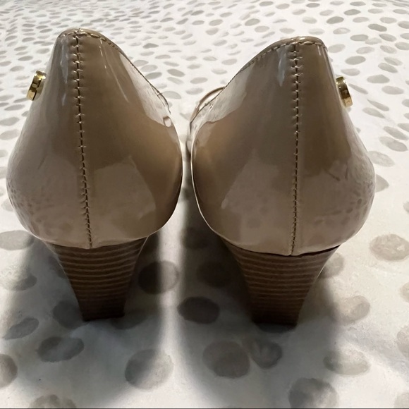 NWT Calvin Klein Shelley Patent Leather Nude Peep Toe Wedge Heels Size 6 - Picture 7 of 11